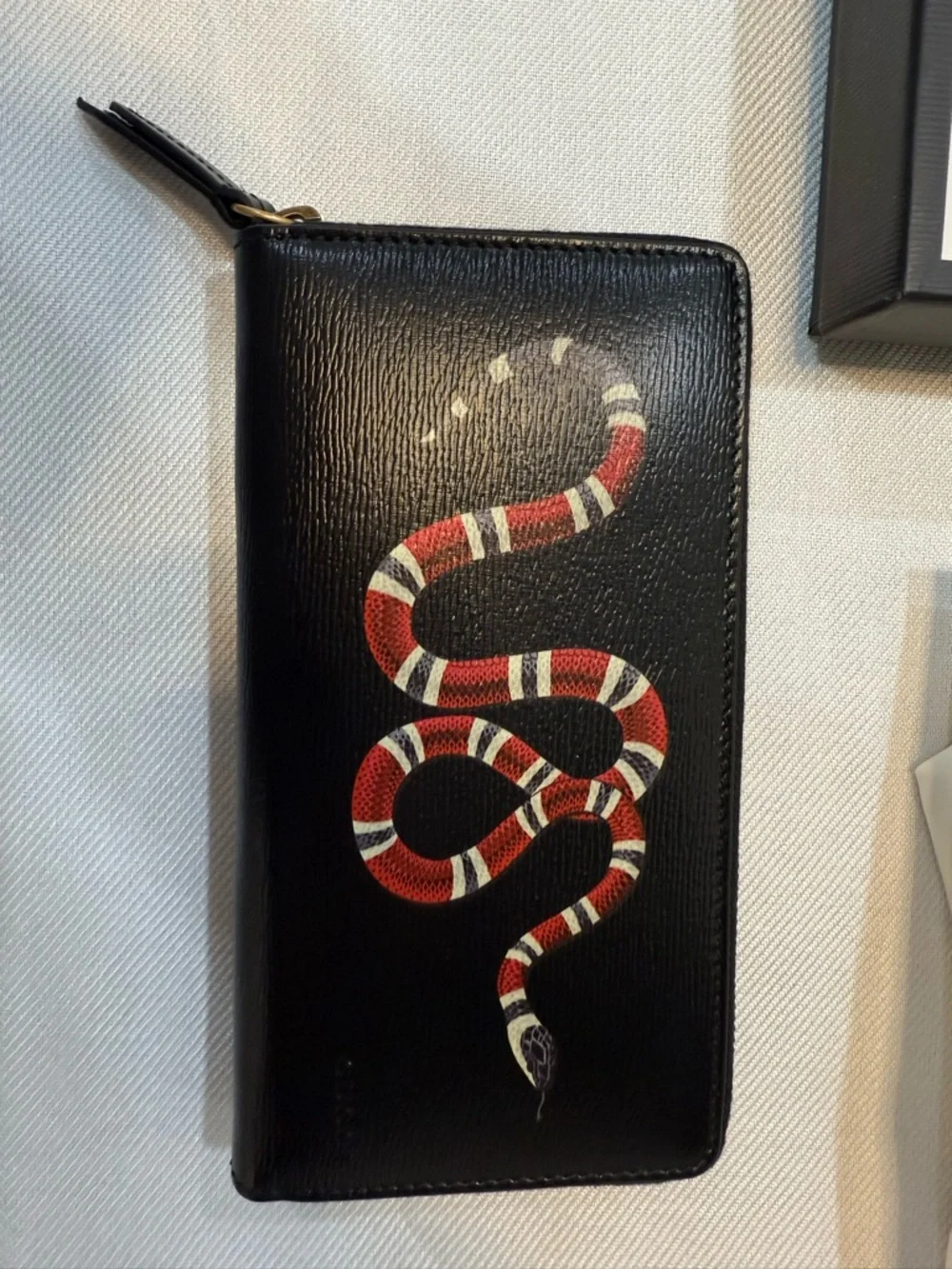 Gucci Black Leather Zip Wallet with Red and White Snake Print - Picture 1 of 6